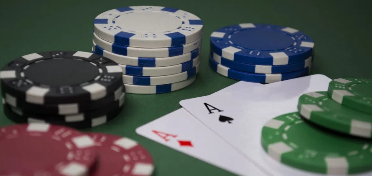 Do Side Wagers Require Special Wagering Strategies?