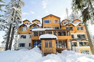 Top 7 Hotels in Gulmarg Where Comfort Meets Kashmiri Hospitality